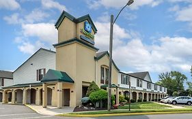 Surestay Hotel By Best Western East Brunswick